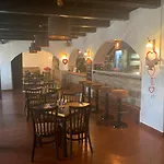 Πανσιόν A Restaurace Na Jizdarne 3*