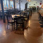 A Restaurace Na Jizdarne Πανσιόν Kroměříž