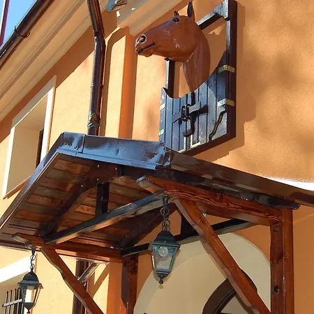 A Restaurace Na Jizdarne Guest house