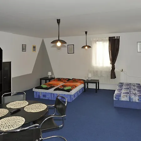 A Restaurace Na Jizdarne Guest house Kromeriz
