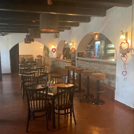 בית הארחה A Restaurace Na Jizdarne 3*