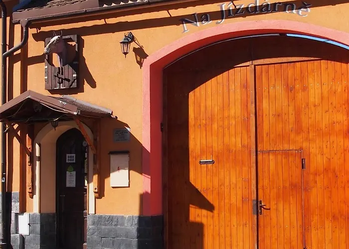 A Restaurace Na Jizdarne بيت ضيافة