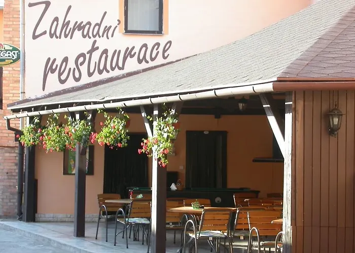 بيت ضيافة A Restaurace Na Jizdarne Kroměříž