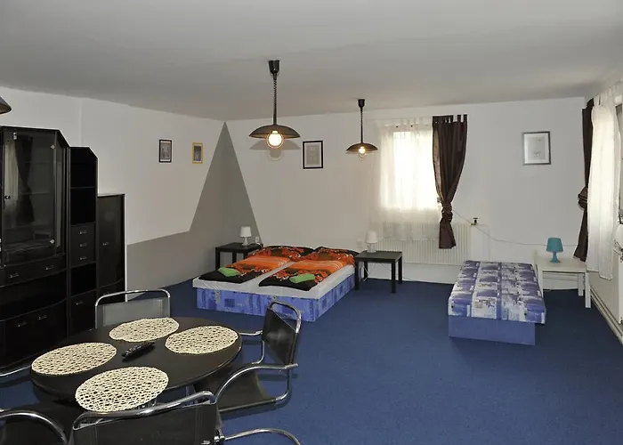 A Restaurace Na Jizdarne بيت ضيافة Kroměříž