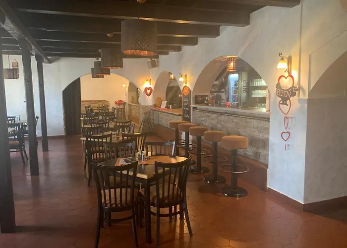 بيت ضيافة A Restaurace Na Jizdarne 3*