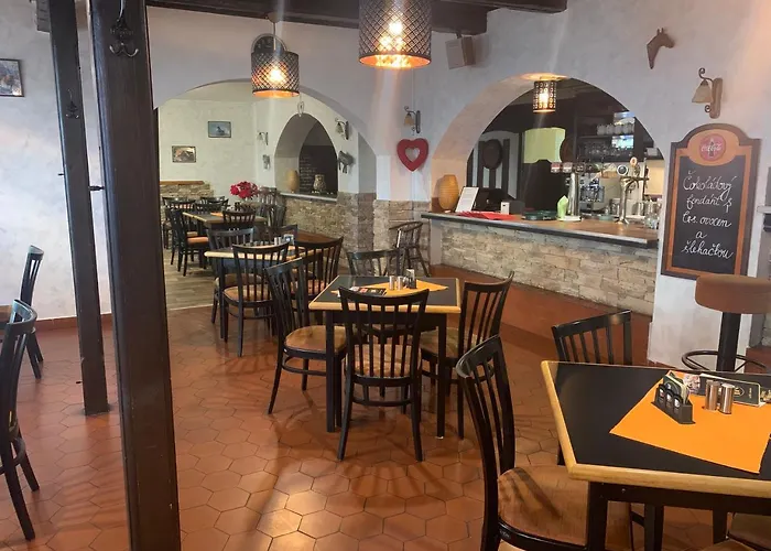 A Restaurace Na Jizdarne بيت ضيافة